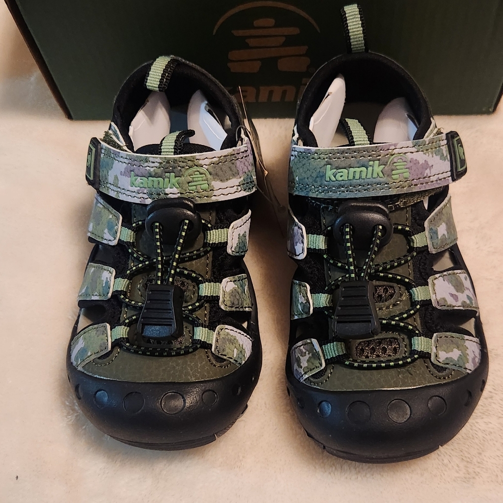 NWT Kamik Waterproof Sandals, Boys size 8, Olive,‎ Camo, Water play